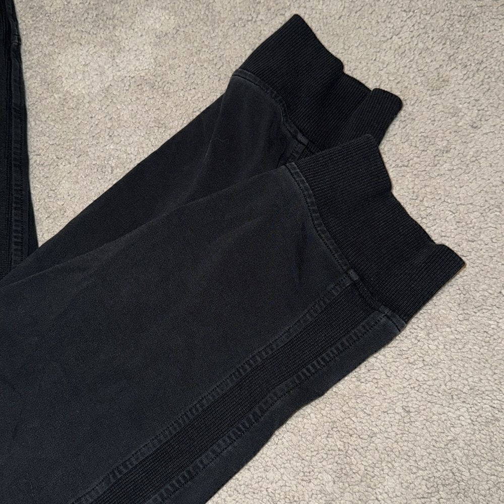 Lululemon Women’s Black Mid Rise Joggers - Picture 3 of 7